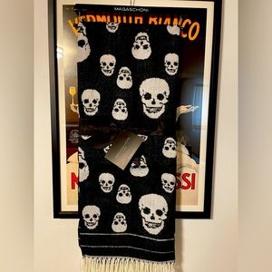 Magaschoni skull throw